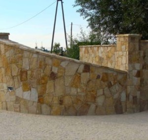 Usługa - MUR z kamienia naturalnego - żółtego granitu