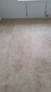 2. Trawertyn Ivory - Classic - szpachlowany i szlif.  61x61x1,5 cm (4).jpg