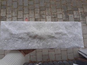 Płytka elewacyjna marmur White 10x30x0,8-1,3 cm  (3).jpg