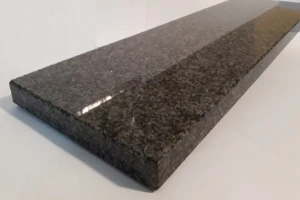 Parapety/Stopnice  - GRANIT  NERO IMPALA  poler, gr. 2 cm  -  1 m2 wyrobu gotowego 