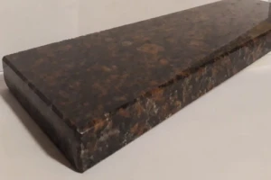 Parapety/Stopnice  - GRANIT TAN BROWN  poler, gr. 3 cm  - 1 m2 wyrobu gotowego 