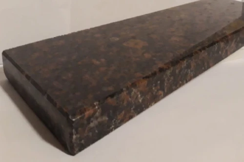 21,22 - Granit Tan Brown poler parapet 1.1.jpg