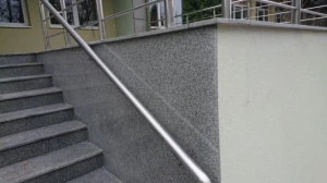 Granit szary typu G603 płomieniowany i polerowany (1).JPG