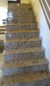 realizacja-schodów-granit-shivakashi-poler-3 cm (1).JPG