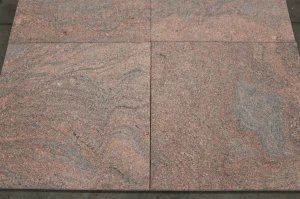 Granit czerwono-brązowy  typu MULTICOLOR RED płomień + szczotka  60x60 x1,5 cm  