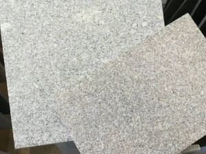 Granit płomieniowany Best G. Fusheng i Brąz Królewski płom. 60x60x2 płomień.jpg