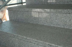 GRANIT GREY - poler stopnice.jpg